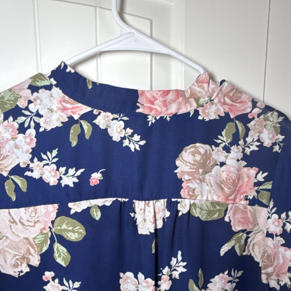 rue21 Navy Floral V-Neck Roll-Tab 3/4 Sleeve Tunic Blouse Polyester Size L - Picture 7 of 8